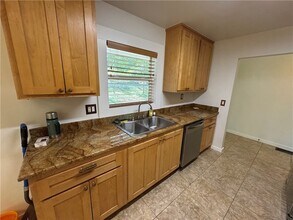 700 E Edna St in Fayetteville, AR - Building Photo - Building Photo