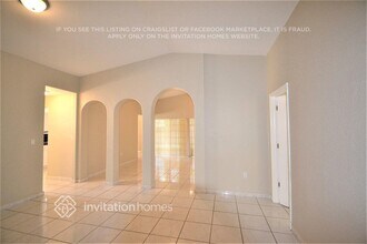 14411 NW 88th Pl in Hialeah, FL - Building Photo - Building Photo
