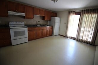 84 Franklin St, Unit 1 in Derry, NH - Building Photo - Building Photo