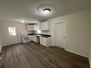 1610 Kings Rd in Shelby, NC - Foto de edificio - Building Photo