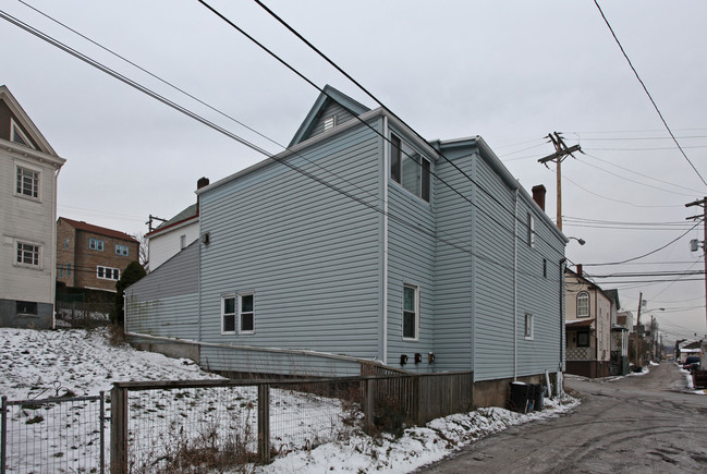 211 6th St in Glassport, PA - Building Photo - Building Photo