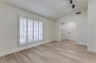 403 Lowell Ln in Richardson, TX - Building Photo - Building Photo