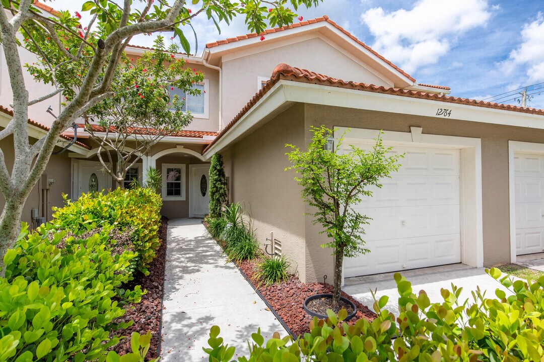 12764 Westhampton Cir in Wellington, FL - Foto de edificio