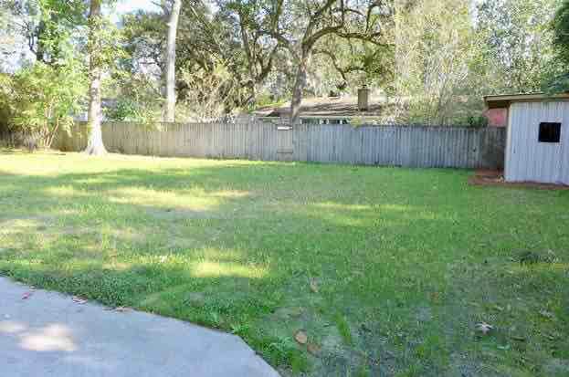 111 Monroe Rd in Ladson, SC - Foto de edificio - Building Photo