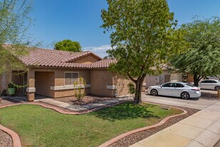 7220 W Hess Ave in Phoenix, AZ - Building Photo