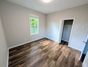 328 N G St in Oskaloosa, IA - Building Photo - Building Photo