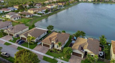 13137 SW 284th St in Homestead, FL - Foto de edificio - Building Photo