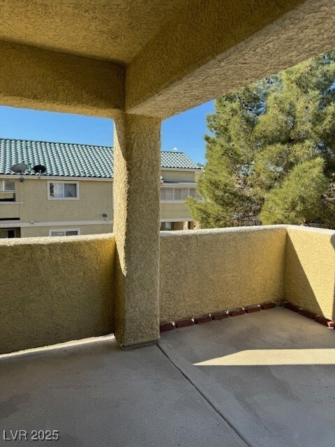 property at 1561 Linnbaker Ln