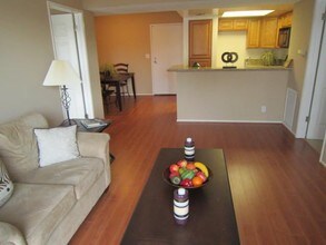 11251 Morrison St in Los Angeles, CA - Building Photo - Building Photo