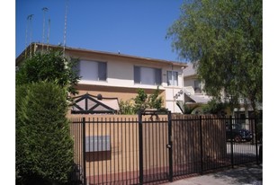 1629 S Van Ness Ave in Los Angeles, CA - Foto de edificio - Building Photo