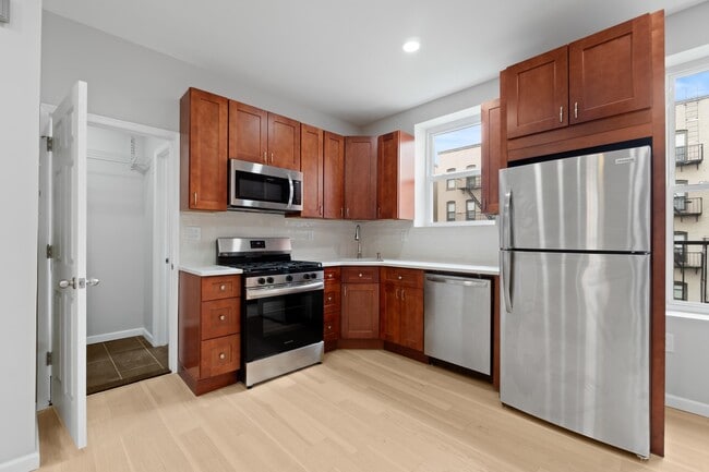 property at 916 Willow Ave