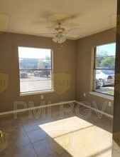 1803 Washington Ave in Mission, TX - Foto de edificio - Building Photo