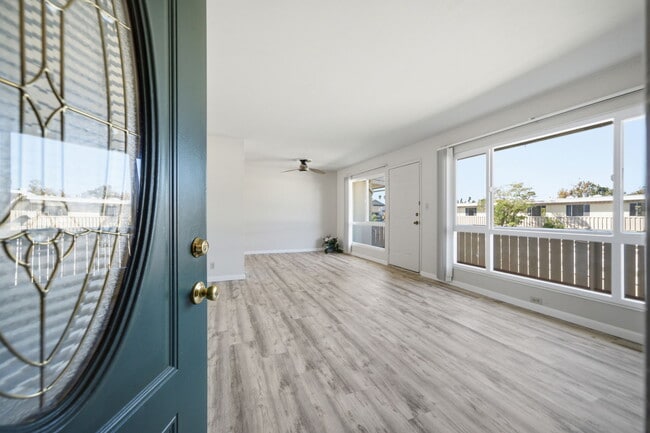 401 Whitehall Rd in Alameda, CA - Building Photo - Building Photo