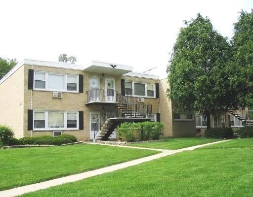 Hawthorne Apartments in Arlington Heights, IL - Building Photo