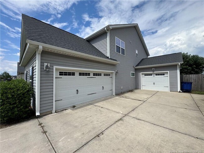 579 Royal Birkdale Dr in Raeford, NC - Building Photo - Building Photo