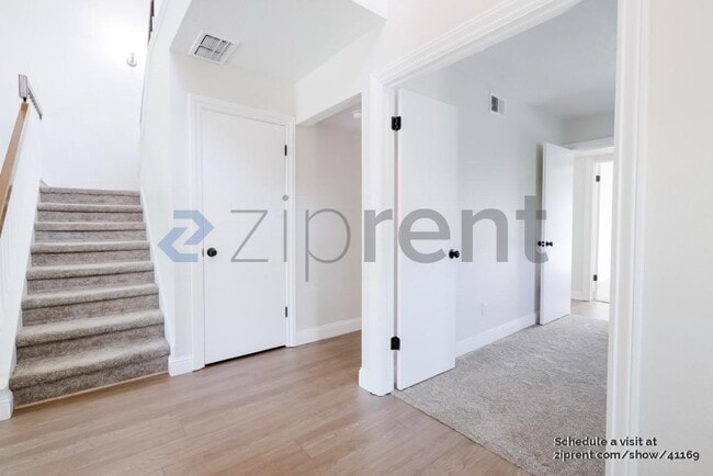 1243 Andalusia Dr in Sacramento, CA - Building Photo - Building Photo