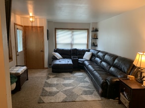 230 Joellen Dr in Waukesha, WI - Building Photo - Building Photo