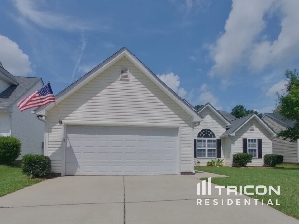 6821 Parkers Crossing Dr in Charlotte, NC - Building Photo
