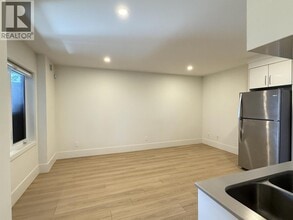 901 Jackson Crescent in New Westminster, BC - Building Photo - Building Photo