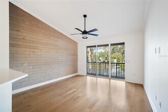 624 Arbor Lake Ln in Tampa, FL - Building Photo - Building Photo