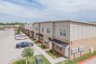 North Point Townhomes in Oklahoma City, OK - Building Photo
