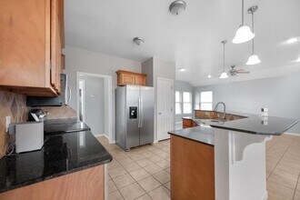 1121 Laredo Dr in Odessa, TX - Building Photo - Building Photo