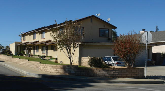 552-582 E 7th St in Beaumont, CA - Foto de edificio - Building Photo