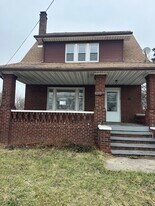 16575 Libby Rd in Maple Heights, OH - Building Photo