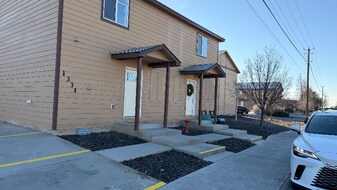 1323 S Monroe St, Unit G in Moses Lake, WA - Building Photo