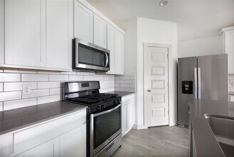 8214 Precious Passing Way in Rosharon, TX - Building Photo - Building Photo