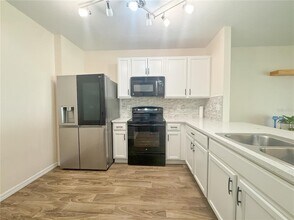 12823 Buffalo Run Dr in Gibsonton, FL - Building Photo - Building Photo