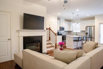 916 Belfry Terrace in Fairburn, GA - Building Photo - Building Photo