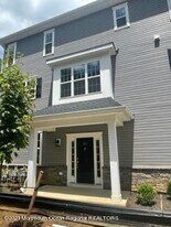 301 Arose Ln in Middletown, NJ - Building Photo
