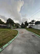 6738 SW 14th St, Unit 0 in Miami, FL - Building Photo
