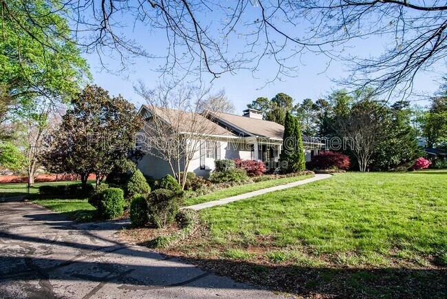 7205 Canmore Ln NW in Knoxville, TN - Building Photo - Building Photo