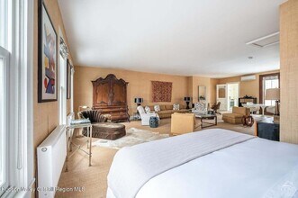 613 Warren St, Unit 2 in Hudson, NY - Foto de edificio - Building Photo