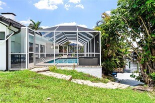 2328 SE 27th St in Cape Coral, FL - Building Photo