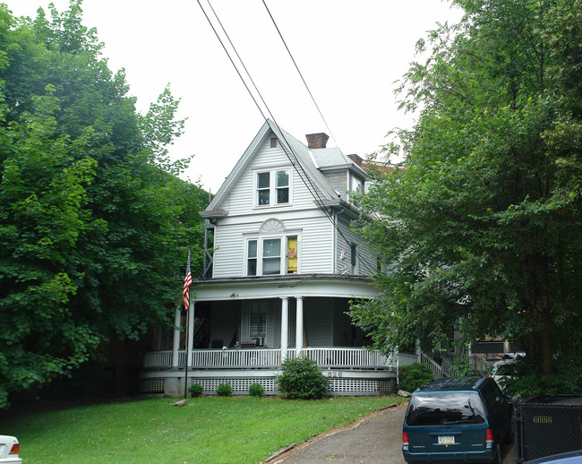 326 N Neville St in Pittsburgh, PA - Foto de edificio - Building Photo