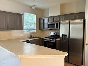 8131 Montague Manor Ln in Houston, TX - Building Photo - Building Photo