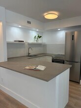 2715 Tigertail Ave in Miami, FL - Foto de edificio - Building Photo