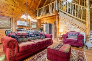 3053 Brothers Way in Pigeon Forge, TN - Building Photo