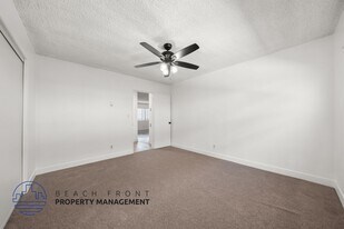 13614 Cordary Ave. in Hawthorne, CA - Building Photo