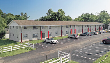 One Somerset Apartments in Indianapolis, IN - Building Photo - Building Photo