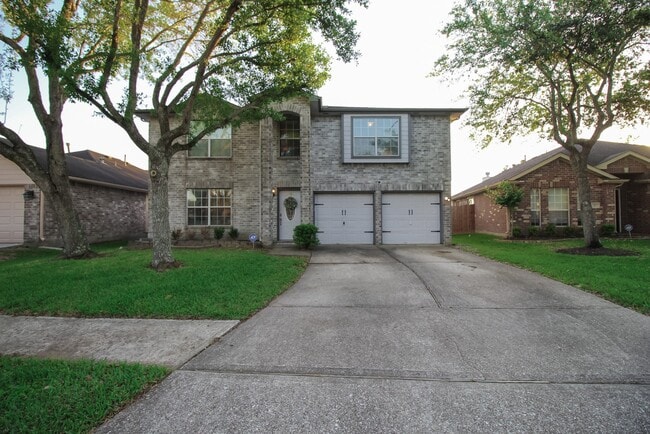 319 Grand Isle Ln in Dickinson, TX - Building Photo - Building Photo