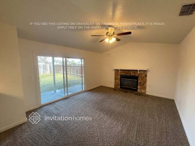7809 Caber Way in Sacramento, CA - Foto de edificio - Building Photo