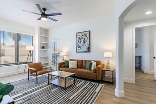 15608 N 71st St in Scottsdale, AZ - Building Photo