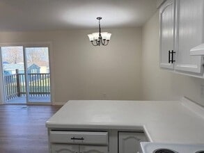 106 S 3rd Ave in Mendota, IL - Building Photo - Building Photo