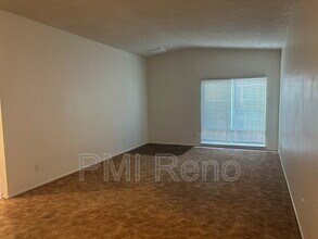 933 Glen Meadow Dr in Sparks, NV - Building Photo - Building Photo