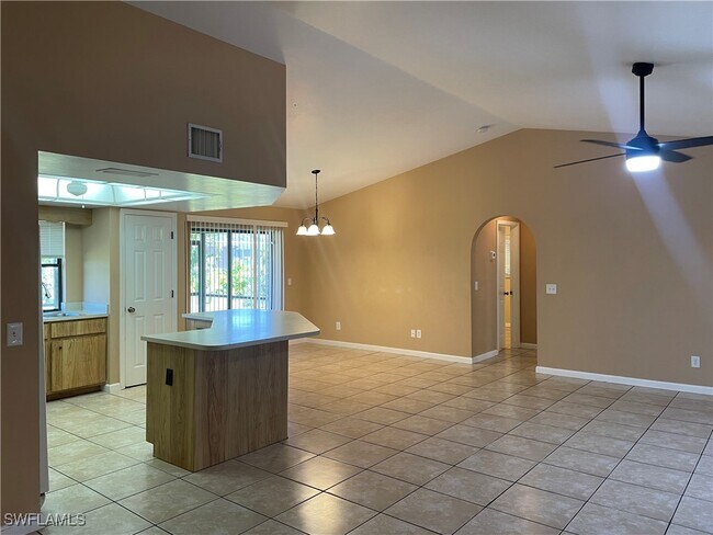 531 SW 36th St in Cape Coral, FL - Building Photo - Building Photo