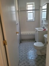 2053 68th St, Unit 2R in Brooklyn, NY - Building Photo - Building Photo